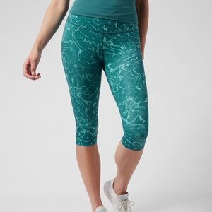 Athleta Accelerate crop